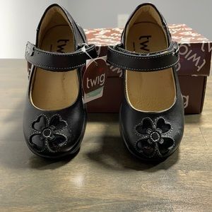 NWT Twig Girls Wendy Black Leather Size EUR 22 Shoes